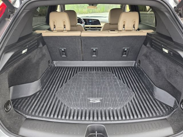 Used 2024 Cadillac XT4 Luxury w/ Cold Weather Package FWD image 17