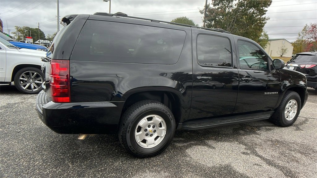 Used 2014 Chevrolet Suburban LS image 5