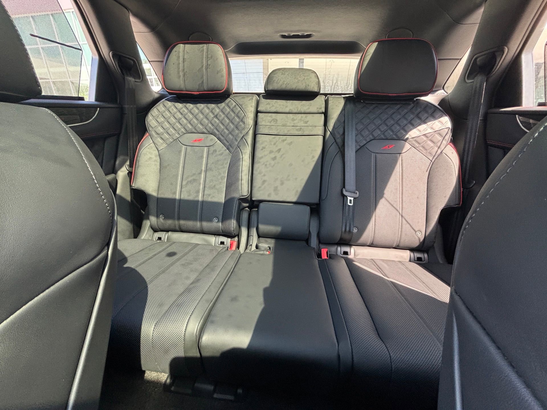 New 2025 Bentley Bentayga image 15