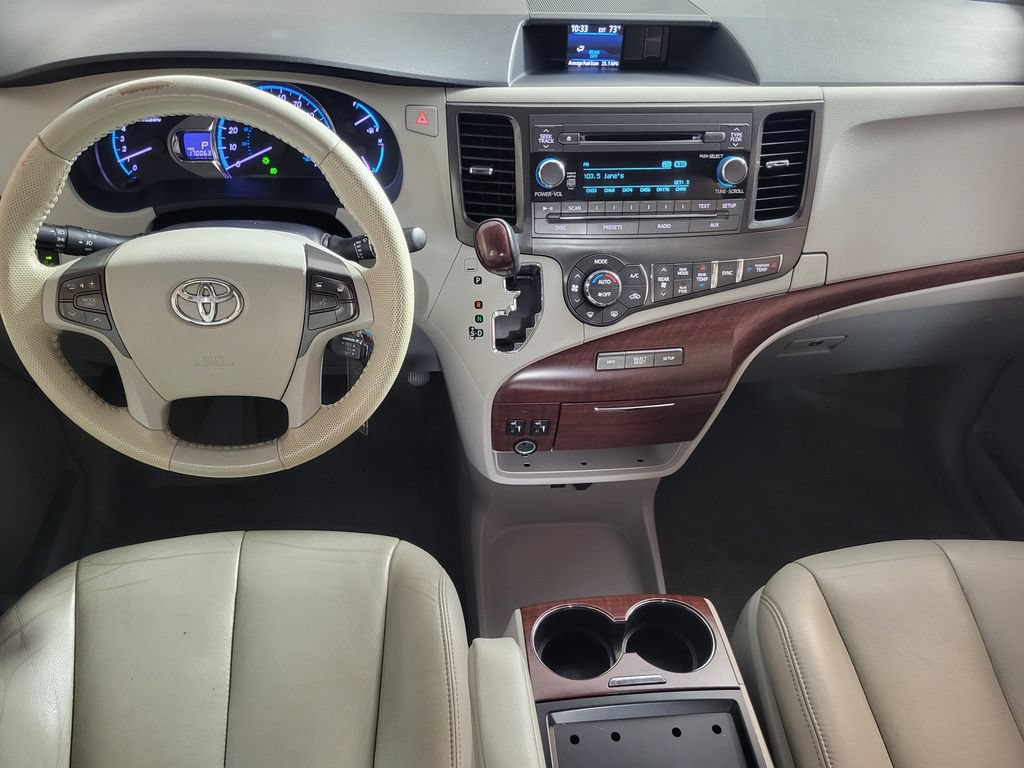 Used 2014 Toyota Sienna XLE FWD image 26