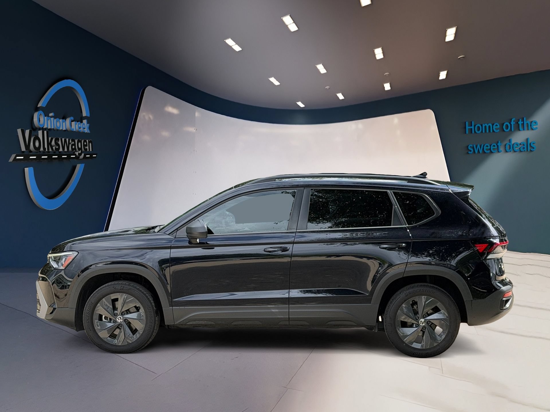 Certified 2025 Volkswagen Taos S FWD image 5