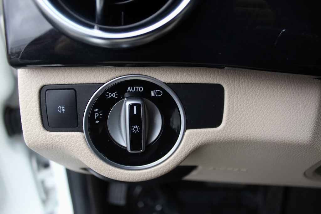 Used 2015 Mercedes-Benz GLK 350 2WD image 12