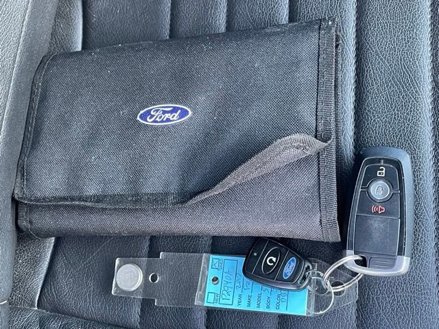 Used 2017 Ford Edge SEL image 38