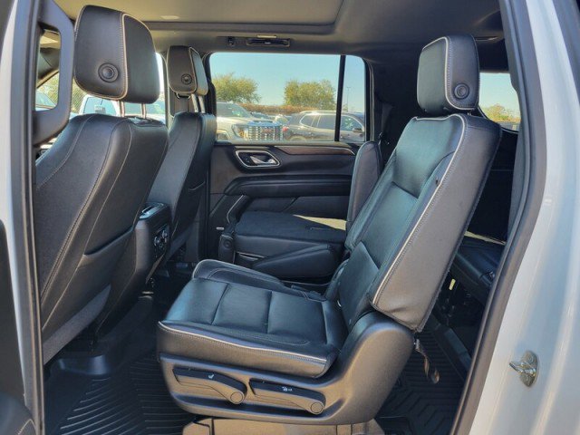 Used 2021 Chevrolet Suburban Premier w/ Premium Package image 33