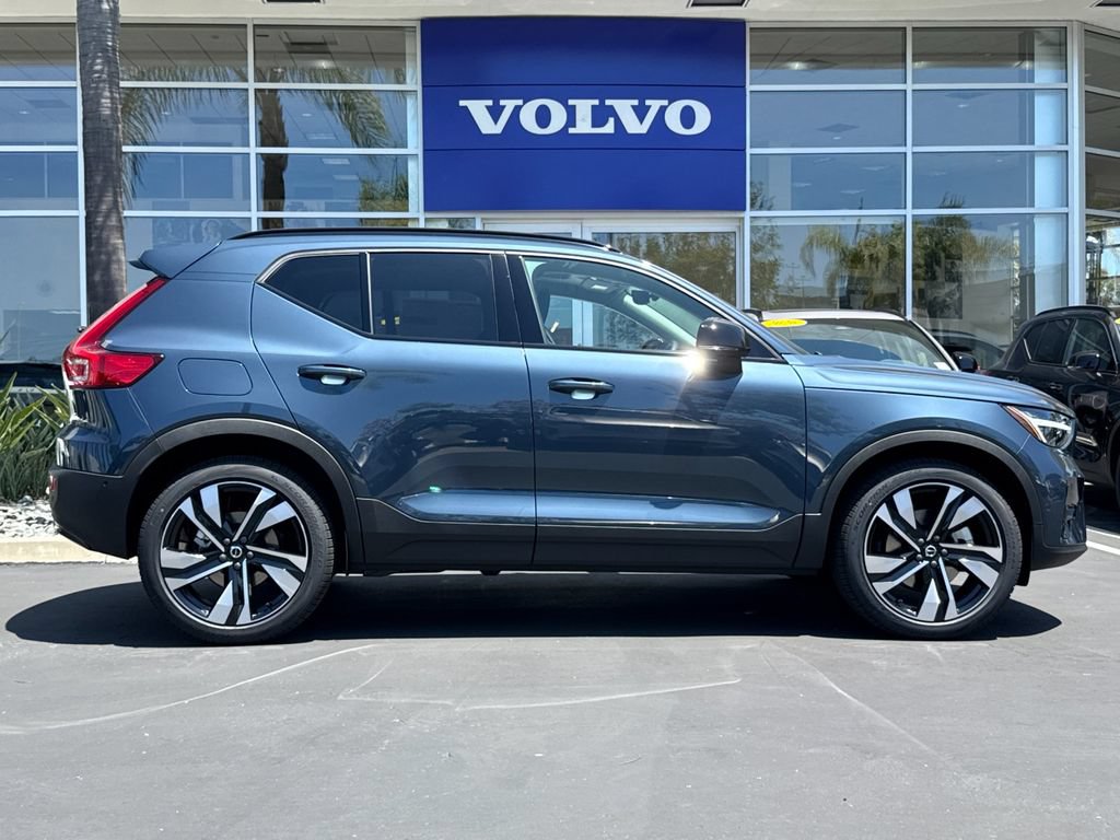 New 2026 Volvo XC40 B5 Ultra w/ Protection Package Premier AWD/4WD image 6