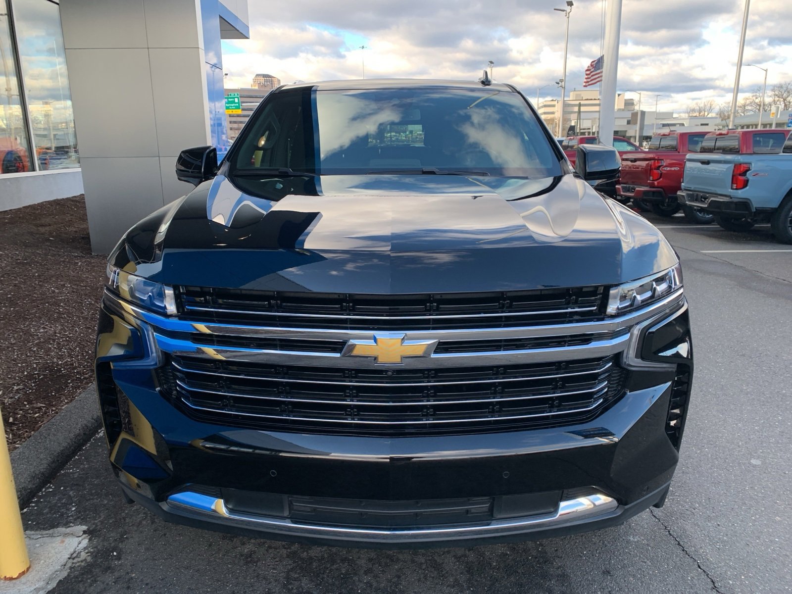 Used 2023 Chevrolet Tahoe LT w/ LT Signature Package image 2