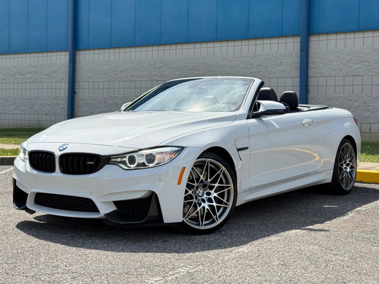 Used 2017 BMW M4 Convertible RWD image 15