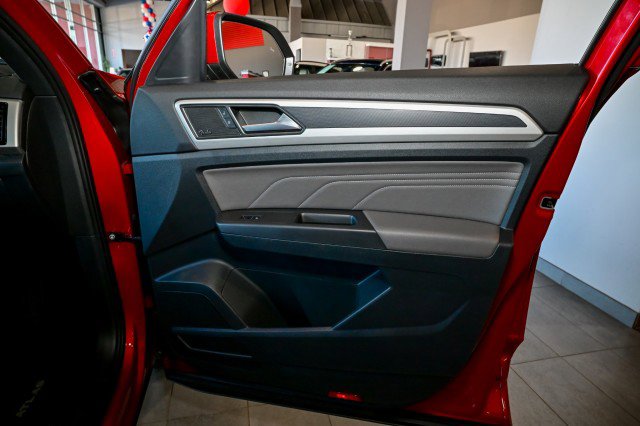 Used 2022 Volkswagen Atlas Cross Sport SEL Premium R-Line image 29