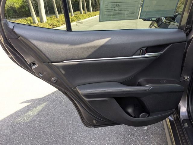 Used 2022 Toyota Camry XSE image 31