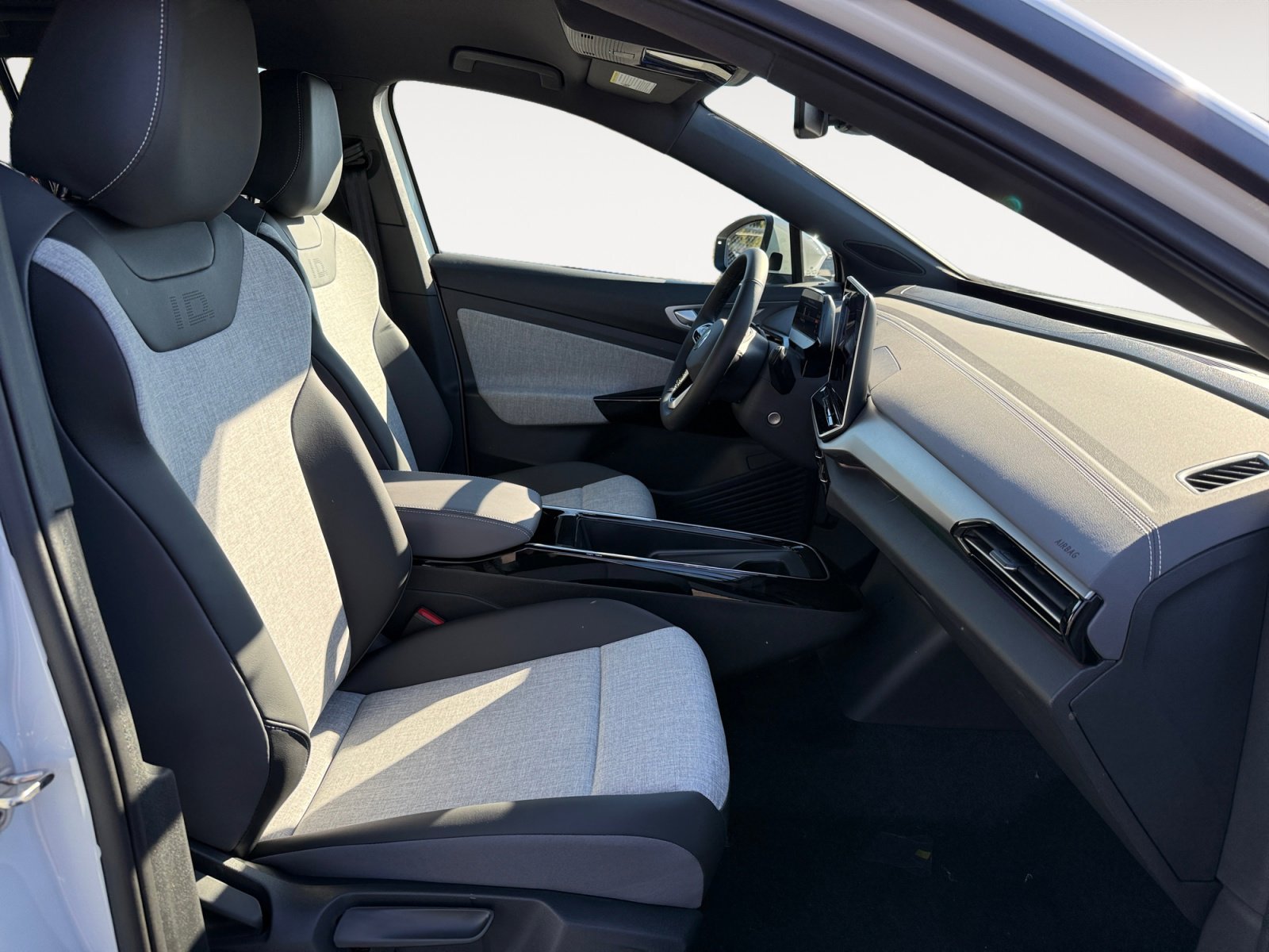 New 2025 Volkswagen ID.4 Pro RWD image 19