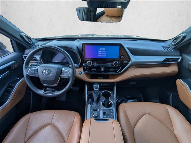 Used 2023 Toyota Highlander Platinum image 19