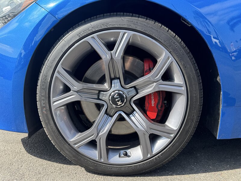 Used 2018 Kia Stinger GT2 AWD/4WD image 6