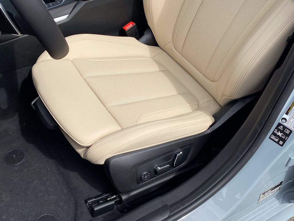 New 2026 BMW 330i xDrive Sedan w/ M Sport Package AWD/4WD image 15