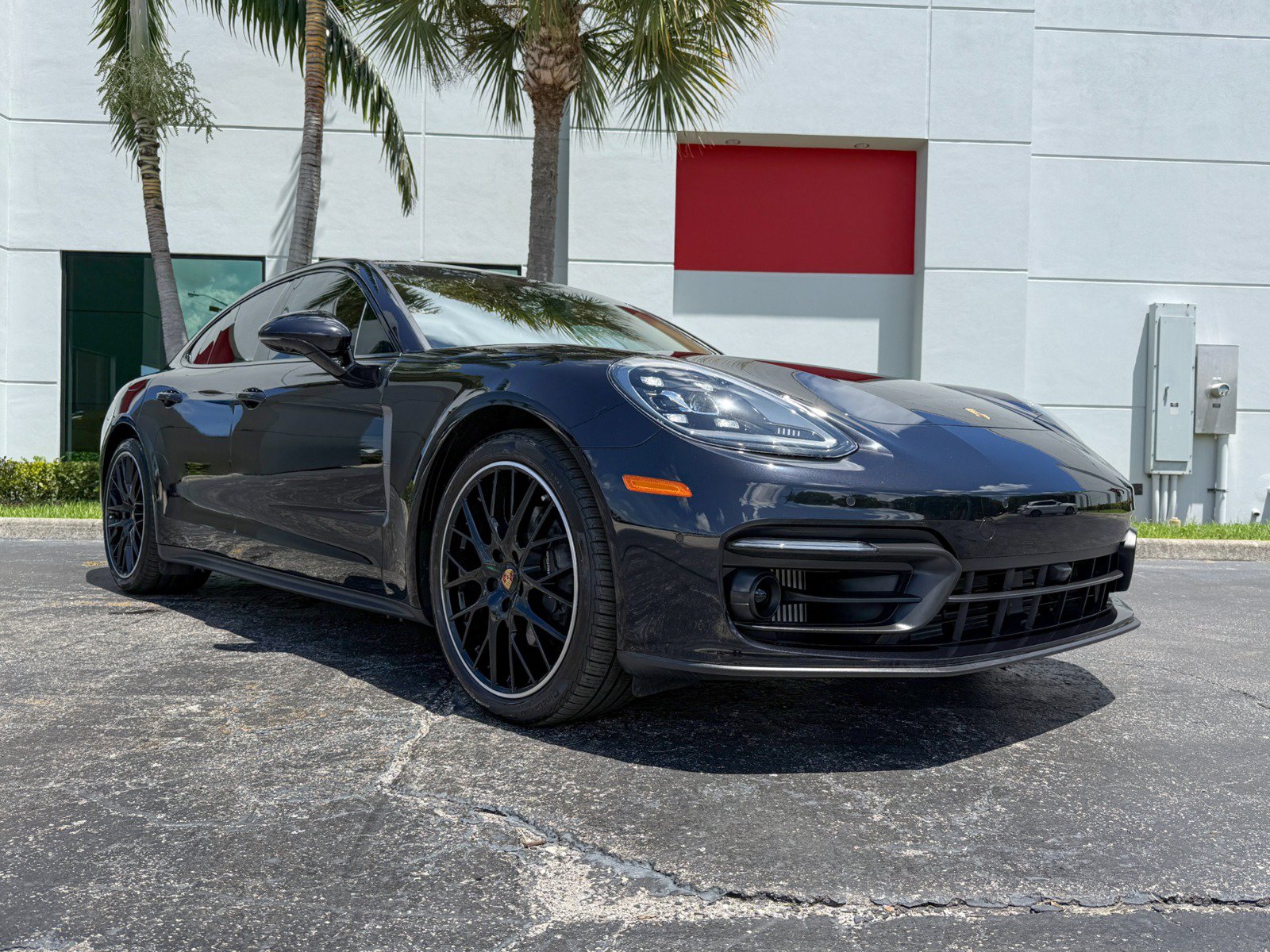 Used 2023 Porsche Panamera Platinum Edition RWD image 6