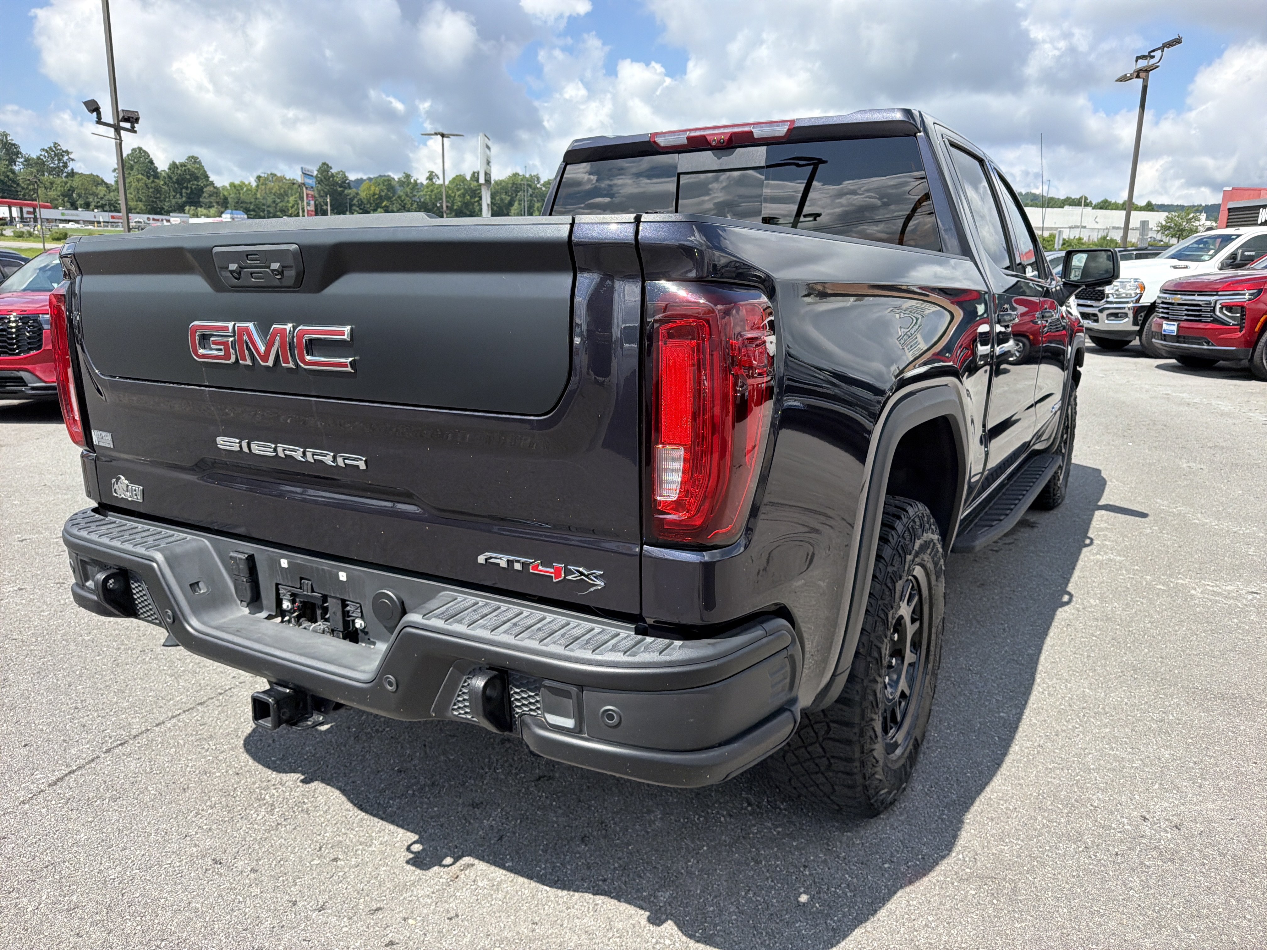 Certified 2026 GMC Sierra 1500 AT4X w/ AT4X AEV Edition AWD/4WD image 7