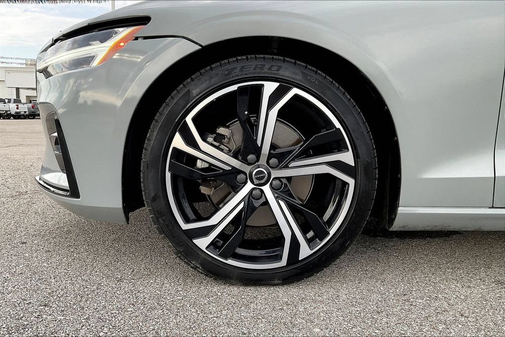 Used 2024 Volvo S60 B5 Core AWD/4WD image 29