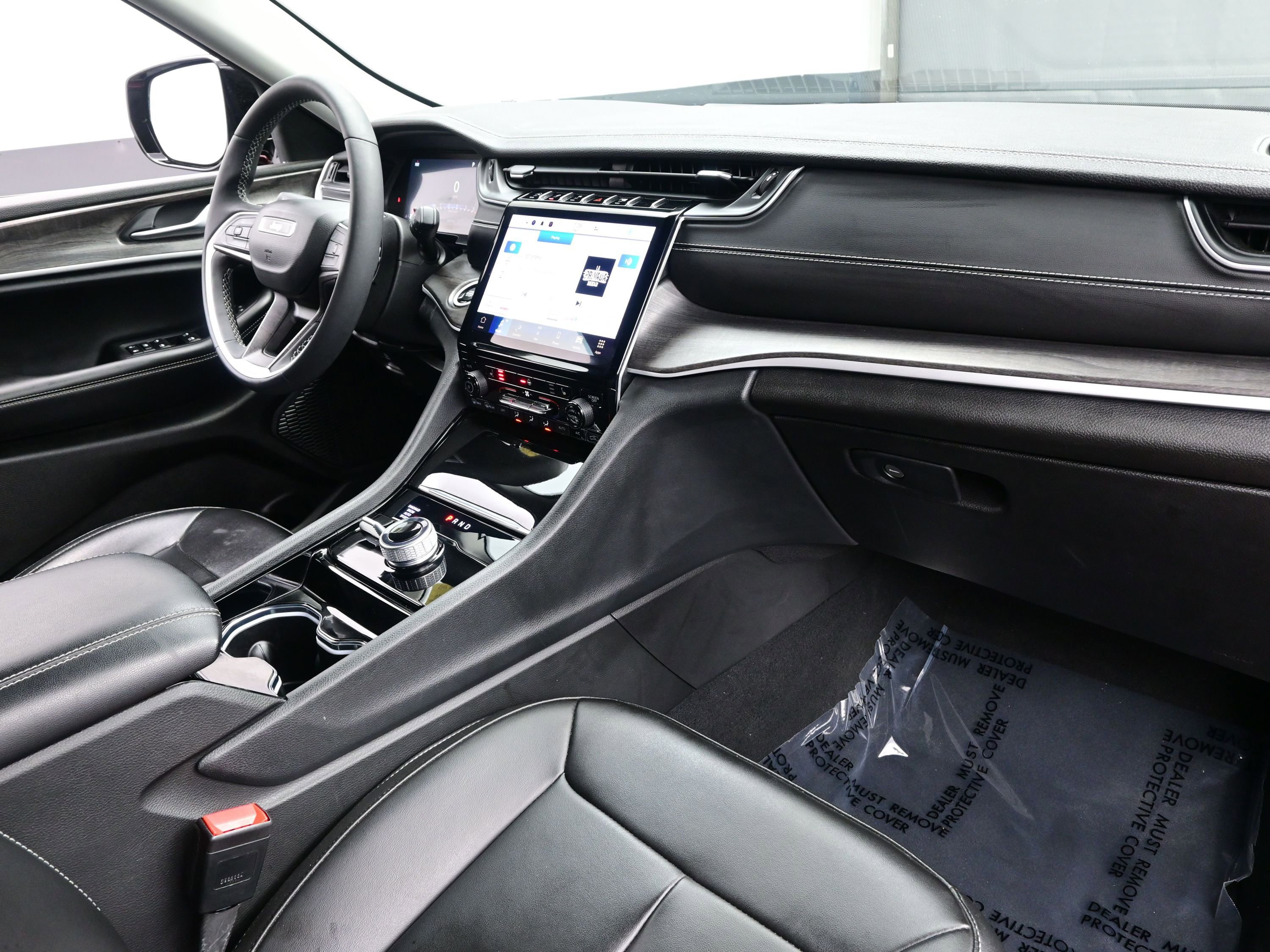 Used 2023 Jeep Grand Cherokee Limited image 15