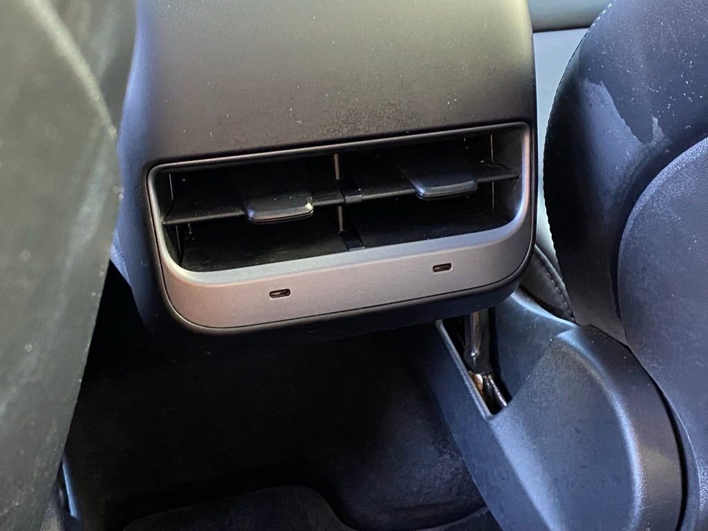 Used 2023 Tesla Model Y Long Range image 28