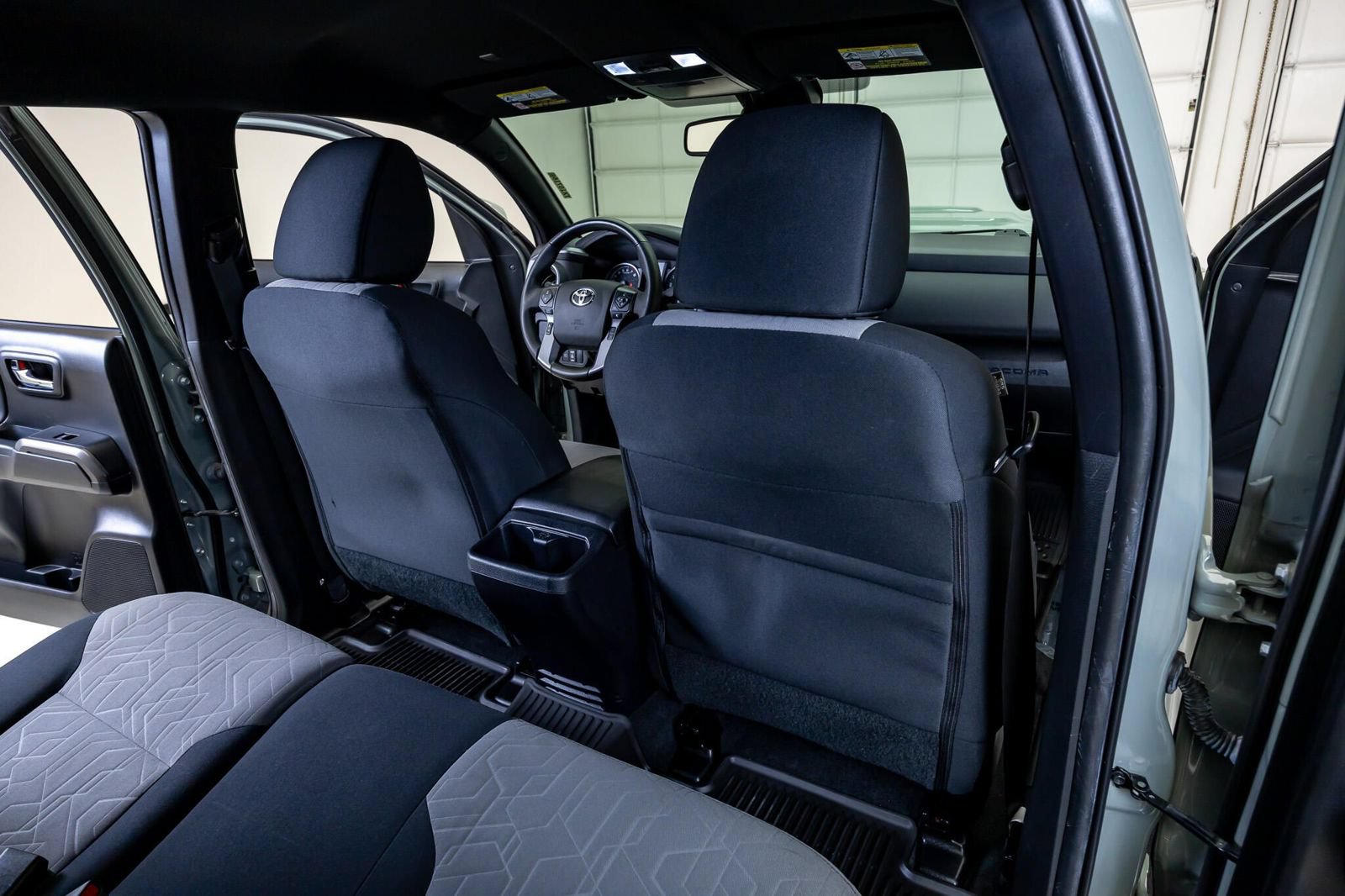 Used 2022 Toyota Tacoma TRD Sport AWD/4WD image 30