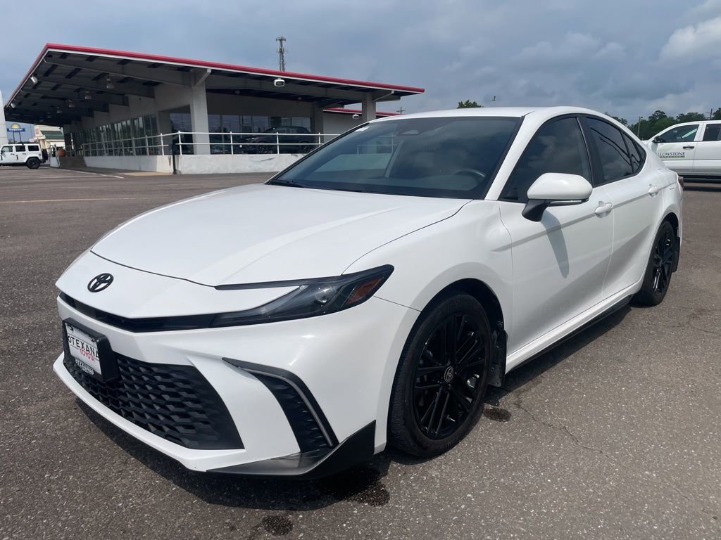 Used 2025 Toyota Camry SE w/ Convenience Package FWD image 8