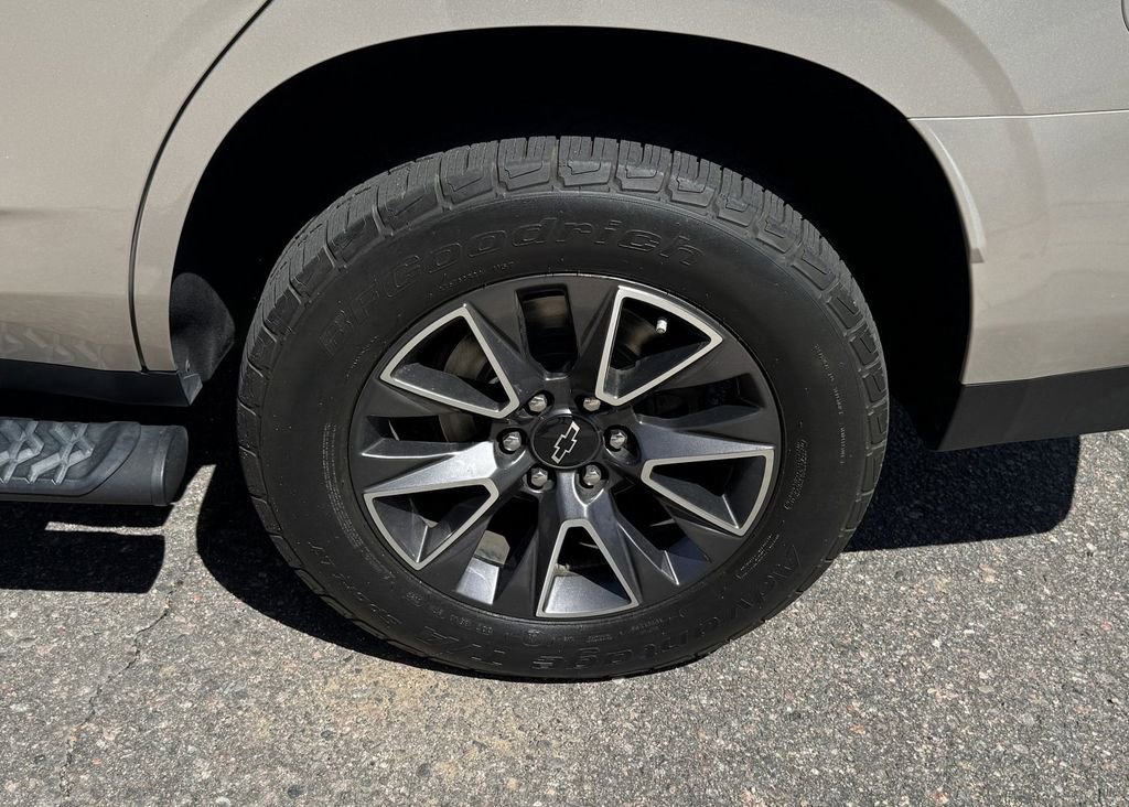 Used 2021 Chevrolet Tahoe Z71 w/ Z71 Signature Package AWD/4WD image 11