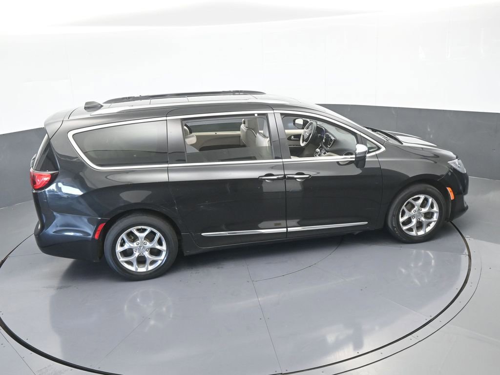 Used 2019 Chrysler Pacifica Limited image 56