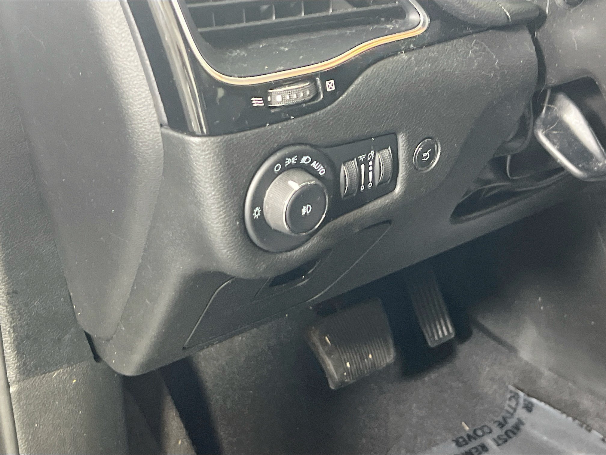 Used 2023 Jeep Cherokee Altitude Lux w/ Lux Elite Package AWD/4WD image 10