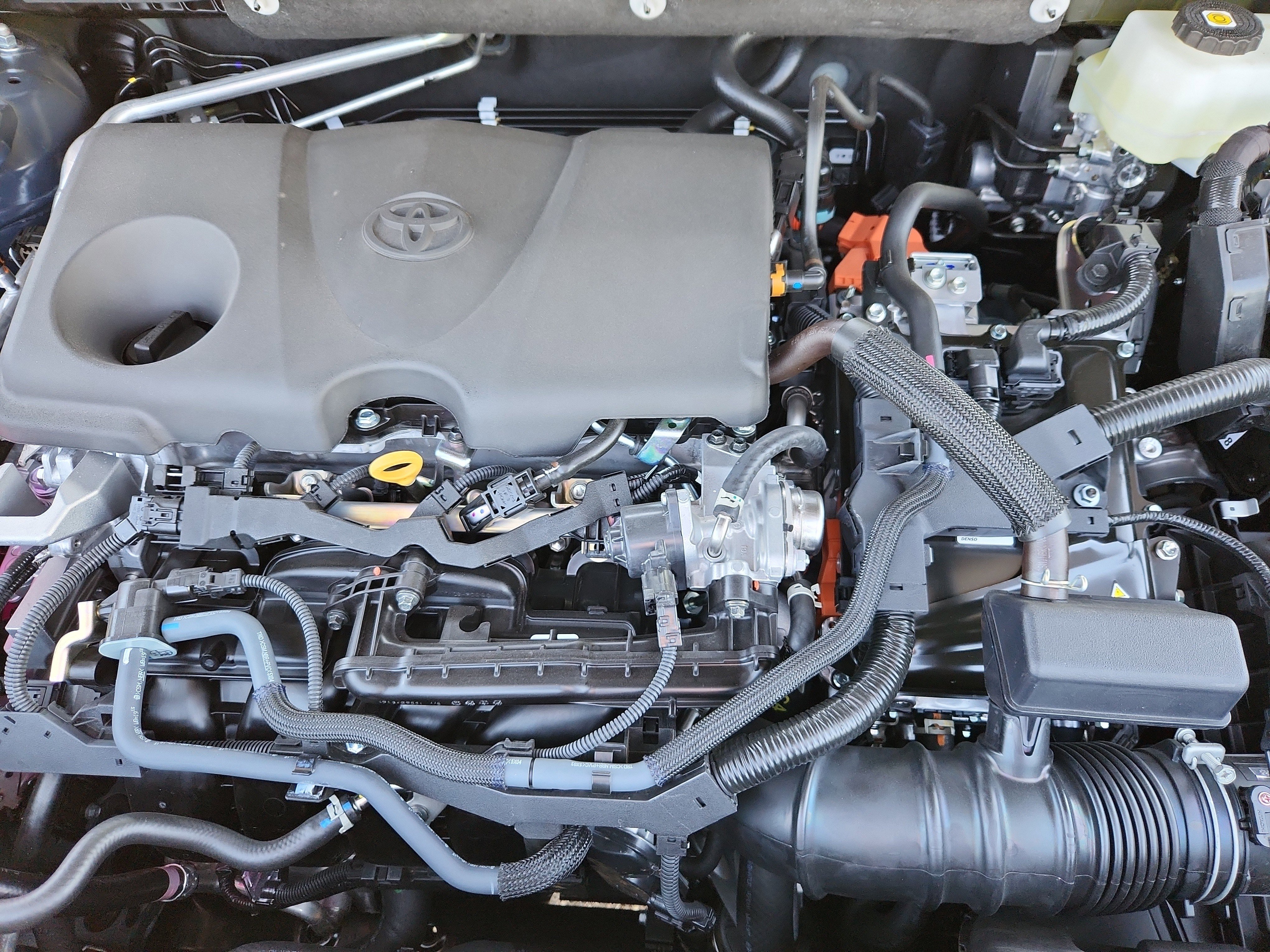Used 2026 Toyota RAV4 SE w/ Convenience Package FWD image 16