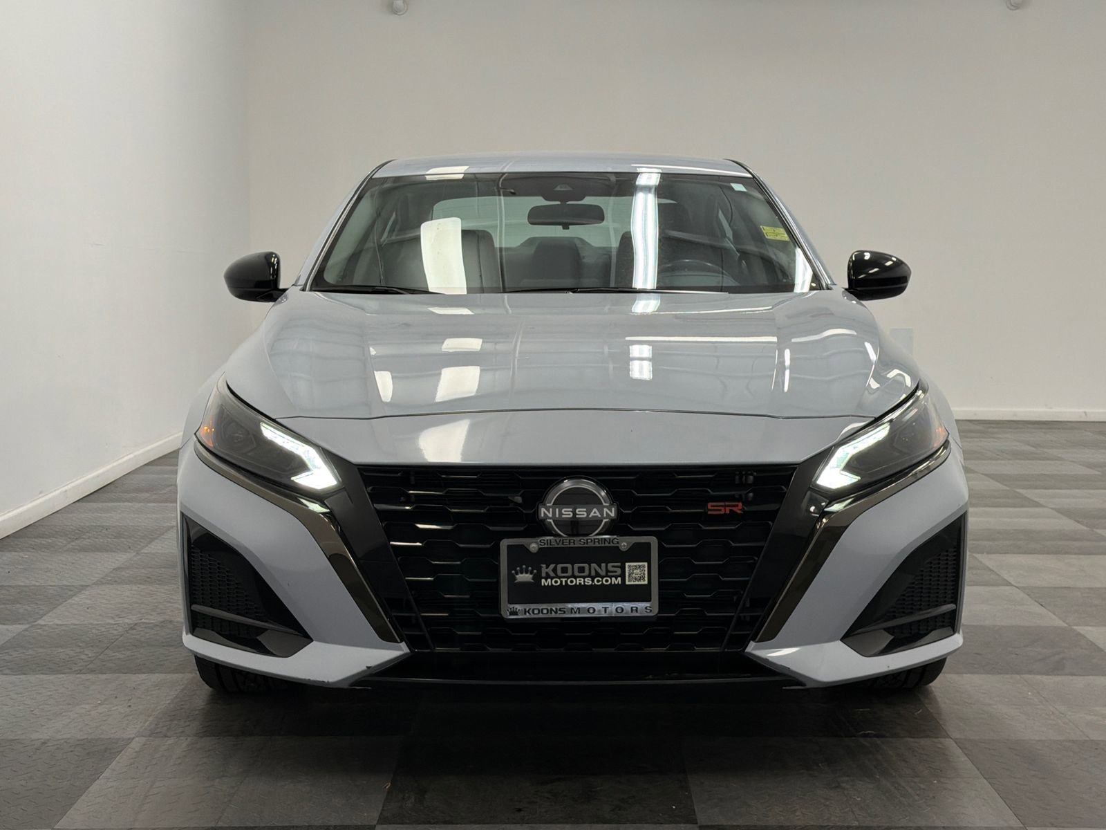 Used 2023 Nissan Altima 2.5 SR FWD image 3