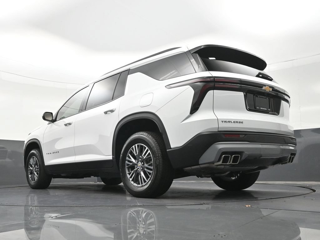 Used 2026 Chevrolet Traverse LT FWD image 27