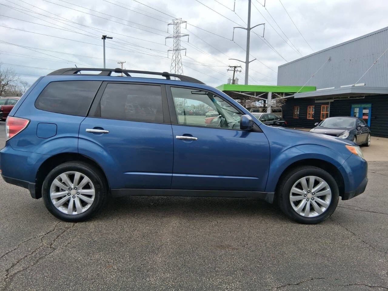 Used 2011 Subaru Forester 2.5X Premium AWD/4WD image 4