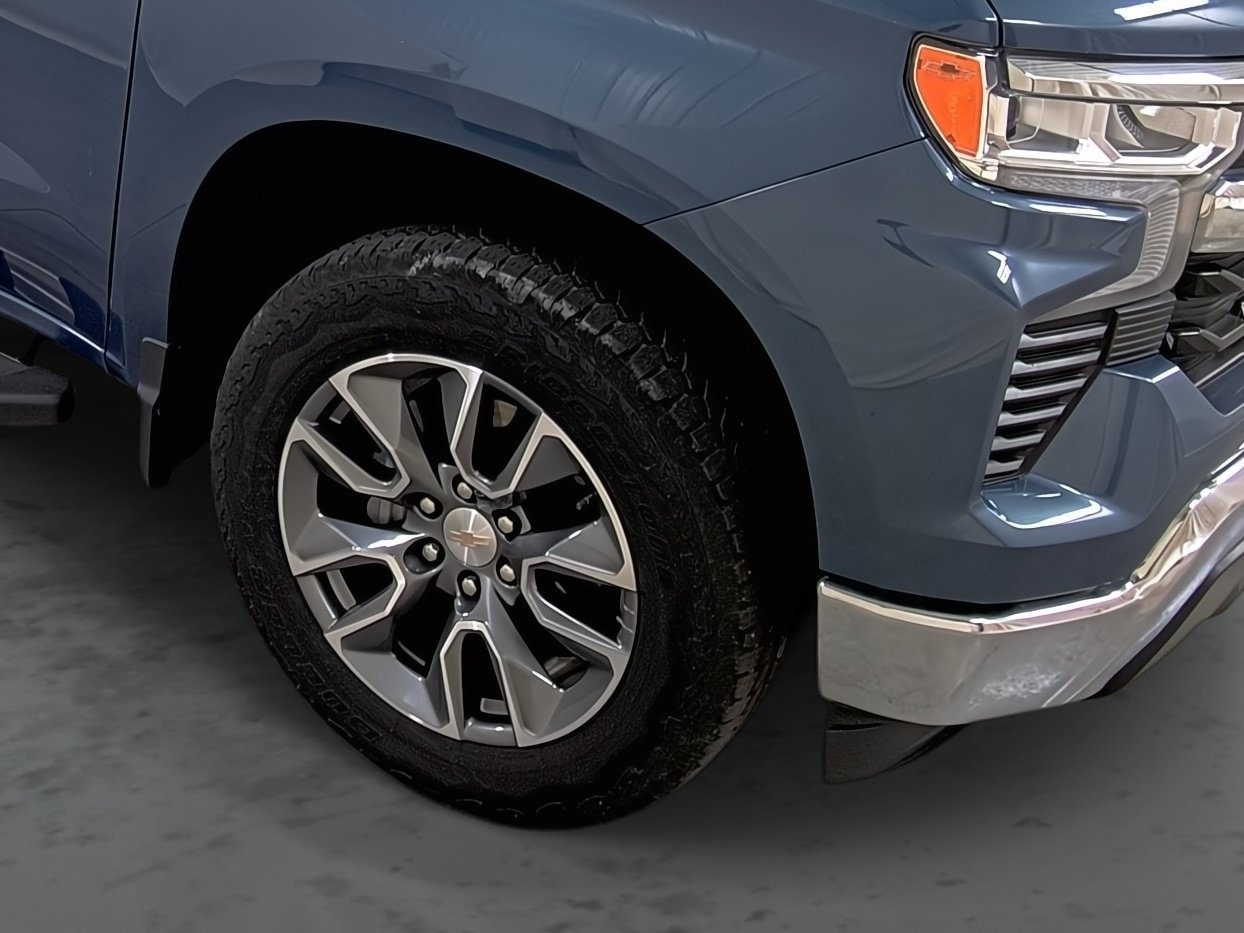 Used 2024 Chevrolet Silverado 1500 LT AWD/4WD image 14