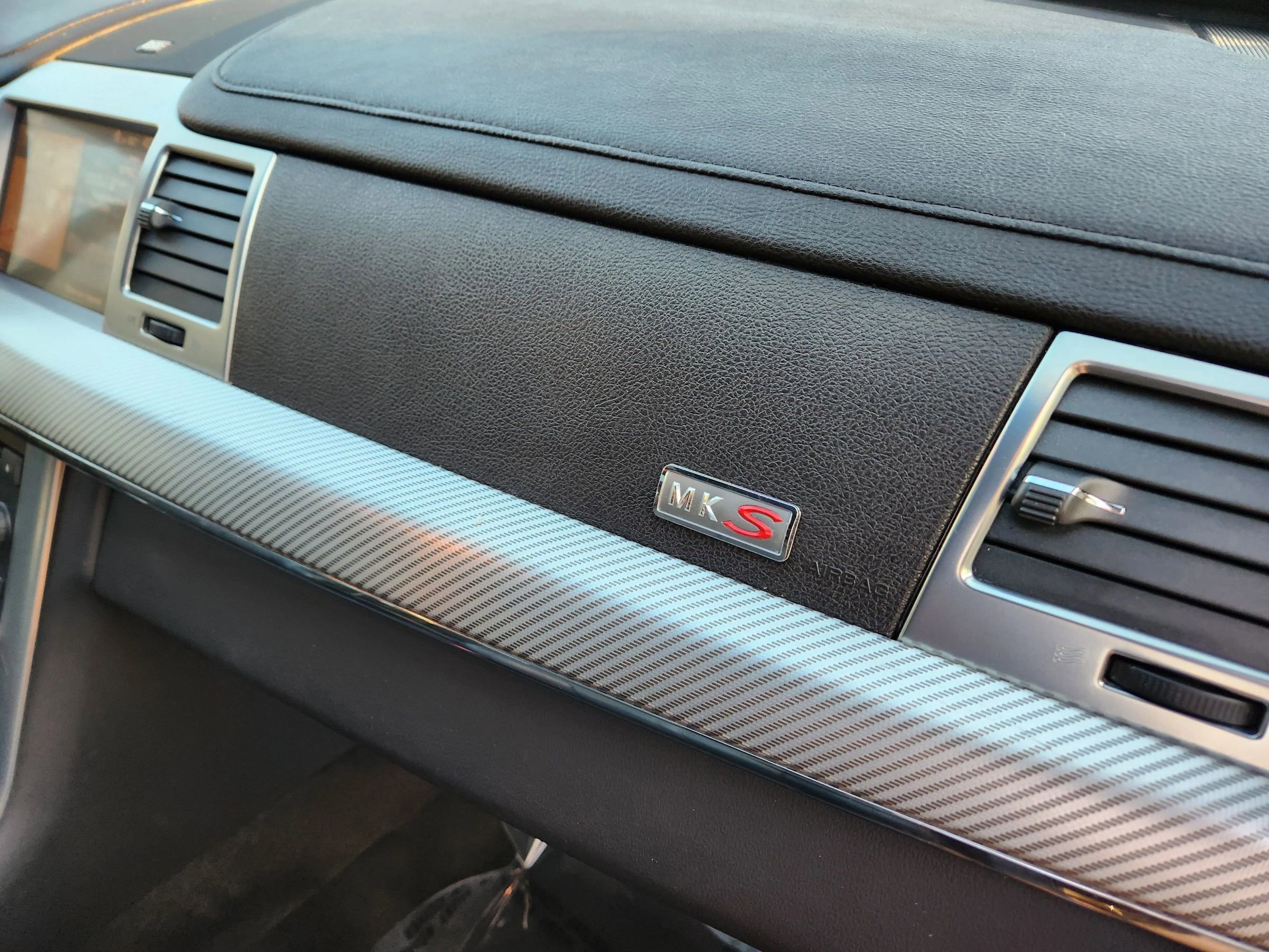 Used 2012 Lincoln MKS AWD image 19