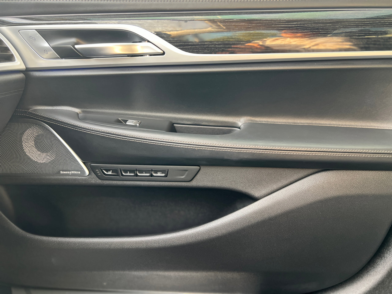 Used 2019 BMW 750i w/ Executive Package image 29