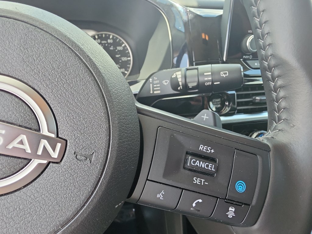 Used 2025 Nissan Pathfinder SV AWD/4WD image 25