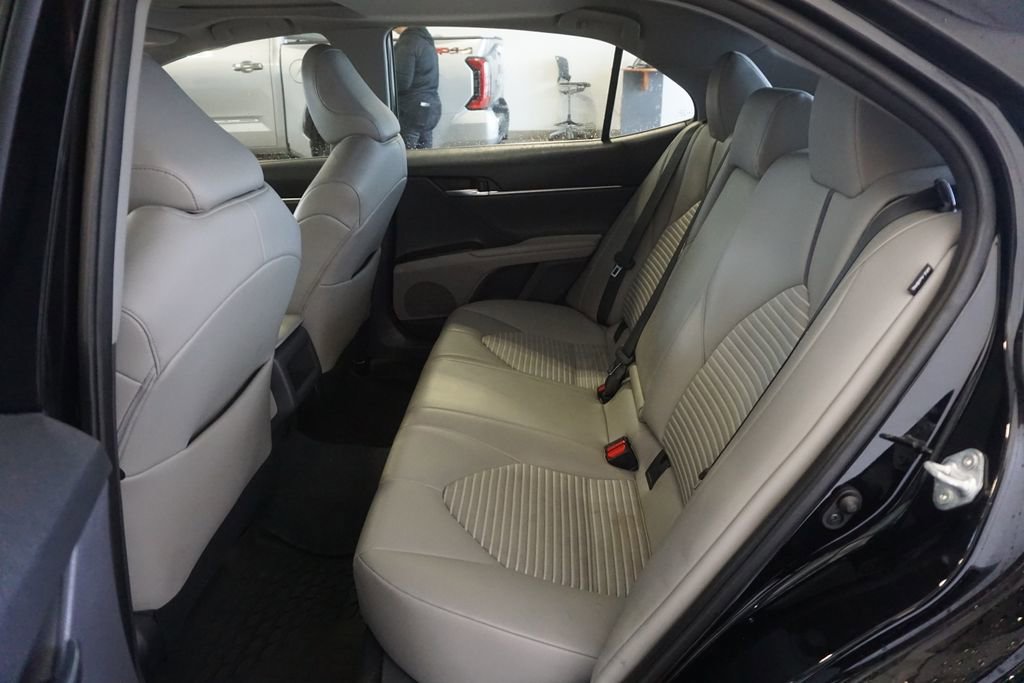 Used 2022 Toyota Camry SE w/ Convenience Package image 8