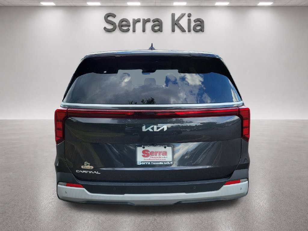 Used 2025 Kia Carnival FWD image 5