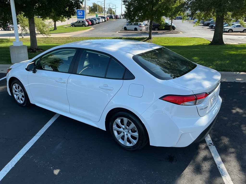 Used 2025 Toyota Corolla LE FWD image 8