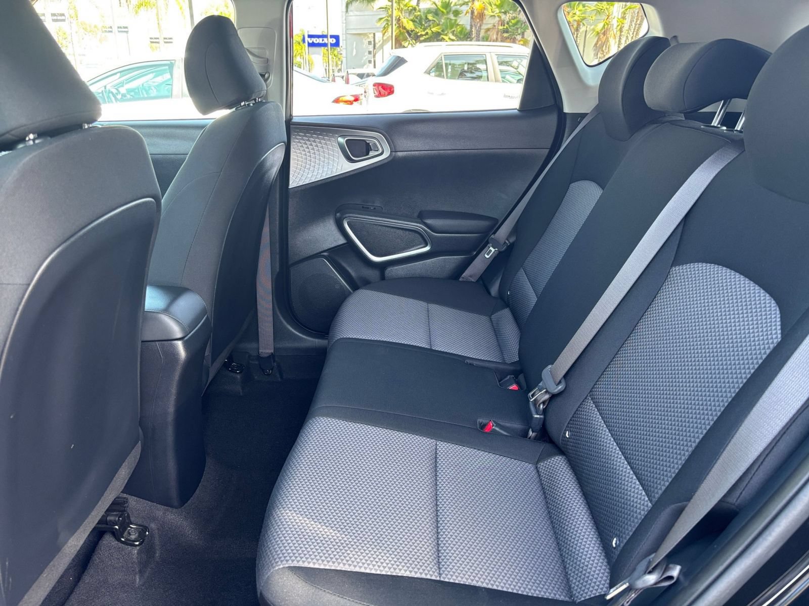 Used 2025 Kia Soul LX w/ LX Technology Package FWD image 23