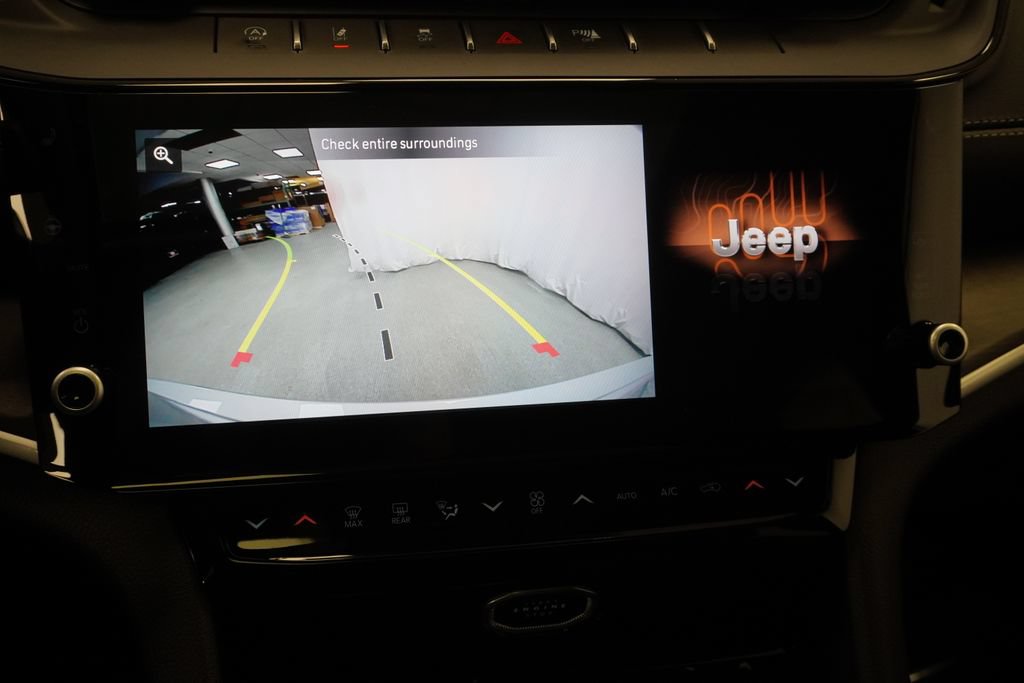 New 2026 Jeep Grand Cherokee Altitude AWD/4WD image 23