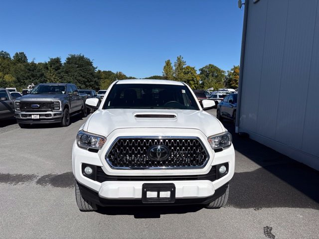 Used 2019 Toyota Tacoma TRD Sport AWD/4WD image 2
