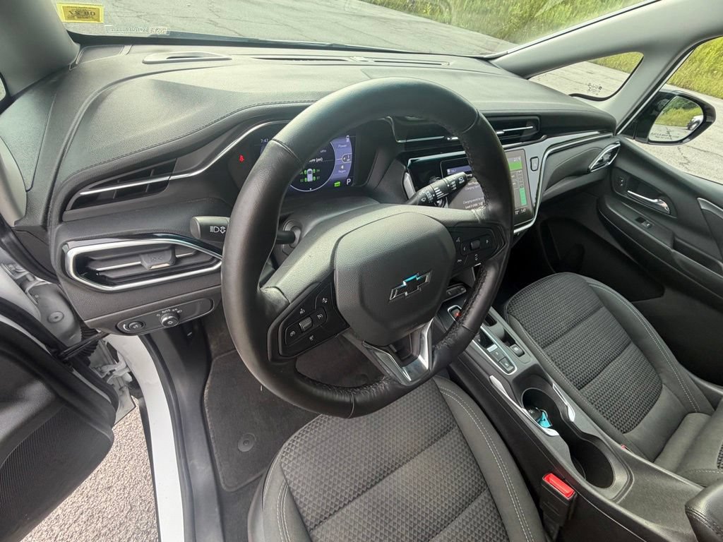 Used 2022 Chevrolet Bolt LT FWD image 12
