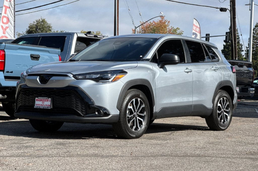 Certified 2025 Toyota Corolla Cross AWD Hybrid image 7