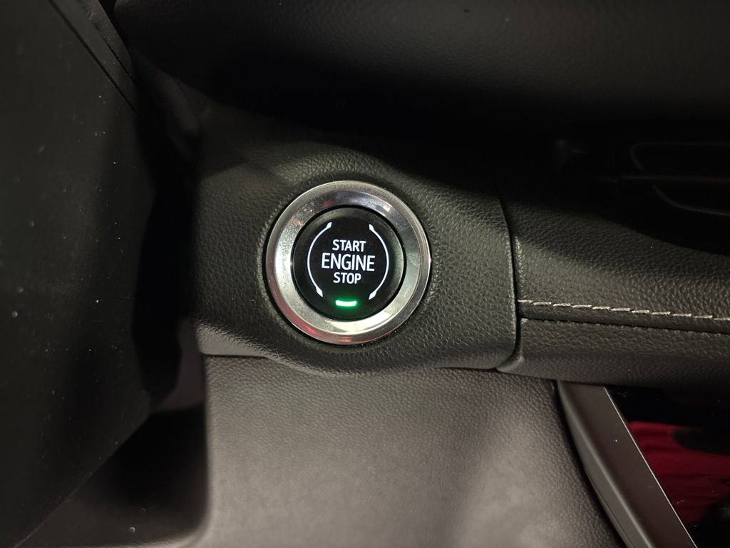 Used 2023 Buick Envision Essence image 43
