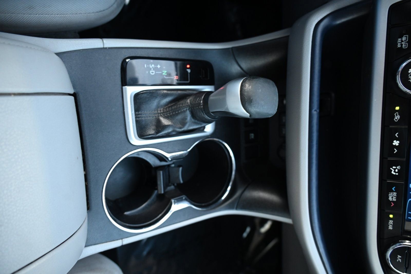 Used 2017 Toyota Highlander LE image 11