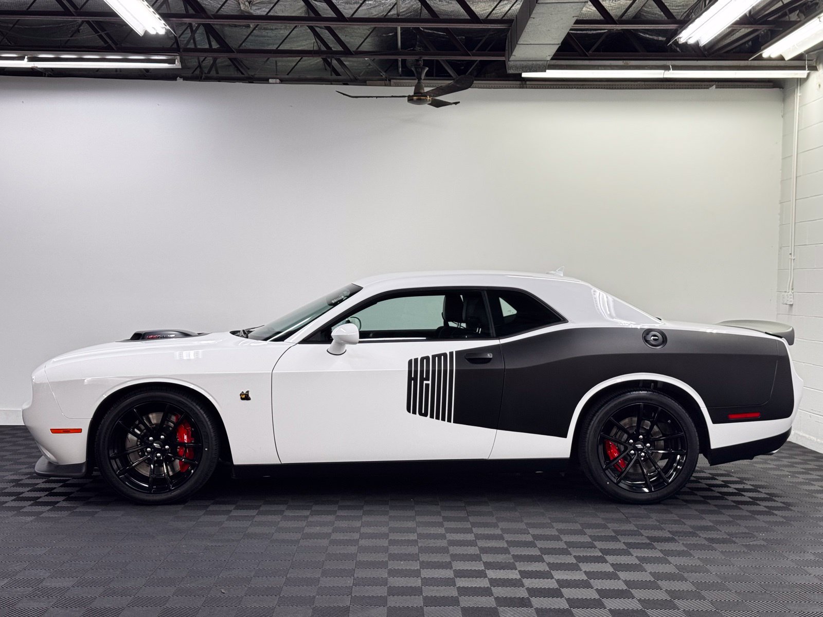 Used 2021 Dodge Challenger R/T Scat Pack w/ Shaker Package RWD image 3