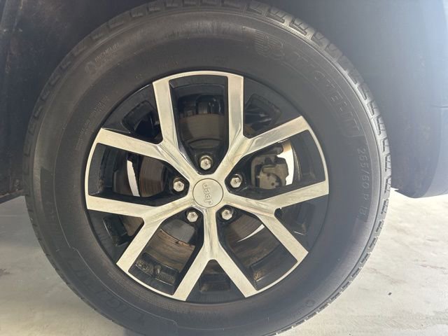 Used 2024 Jeep Grand Cherokee Limited image 9