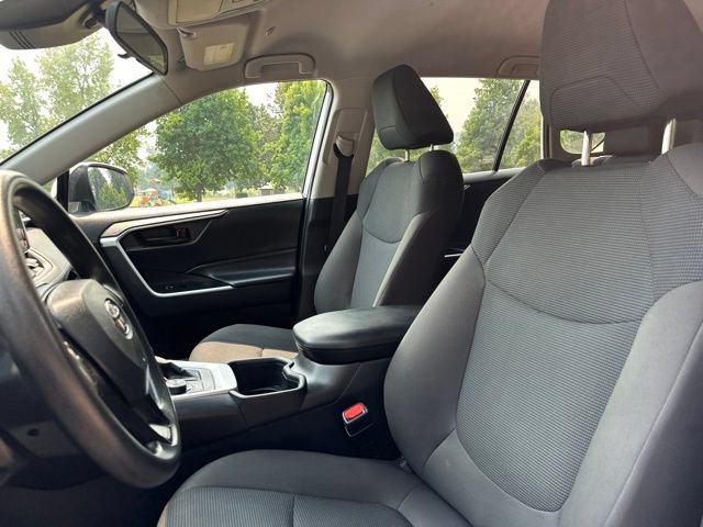 Used 2023 Toyota RAV4 LE AWD/4WD image 16