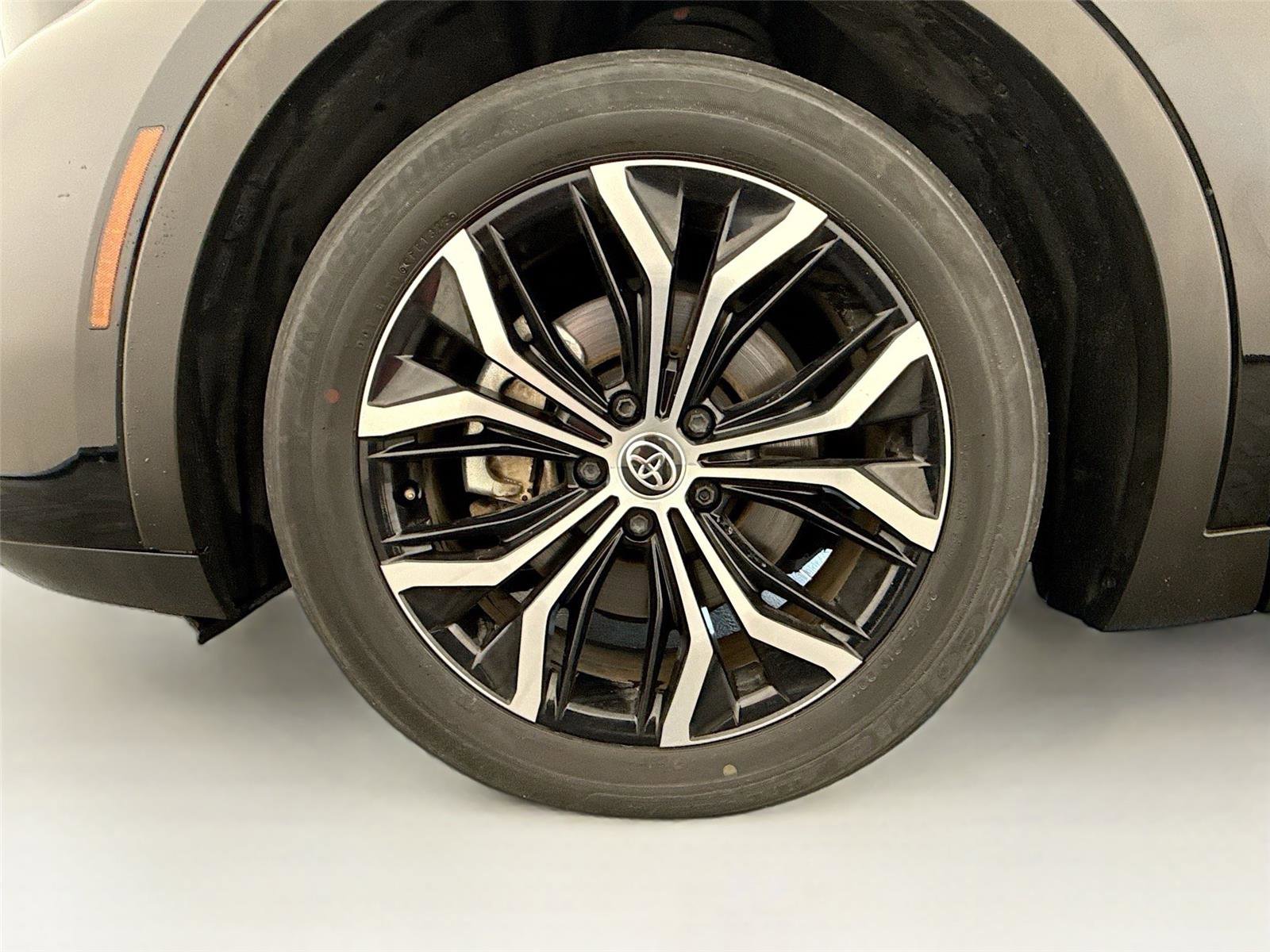 Used 2023 Toyota Crown XLE image 14