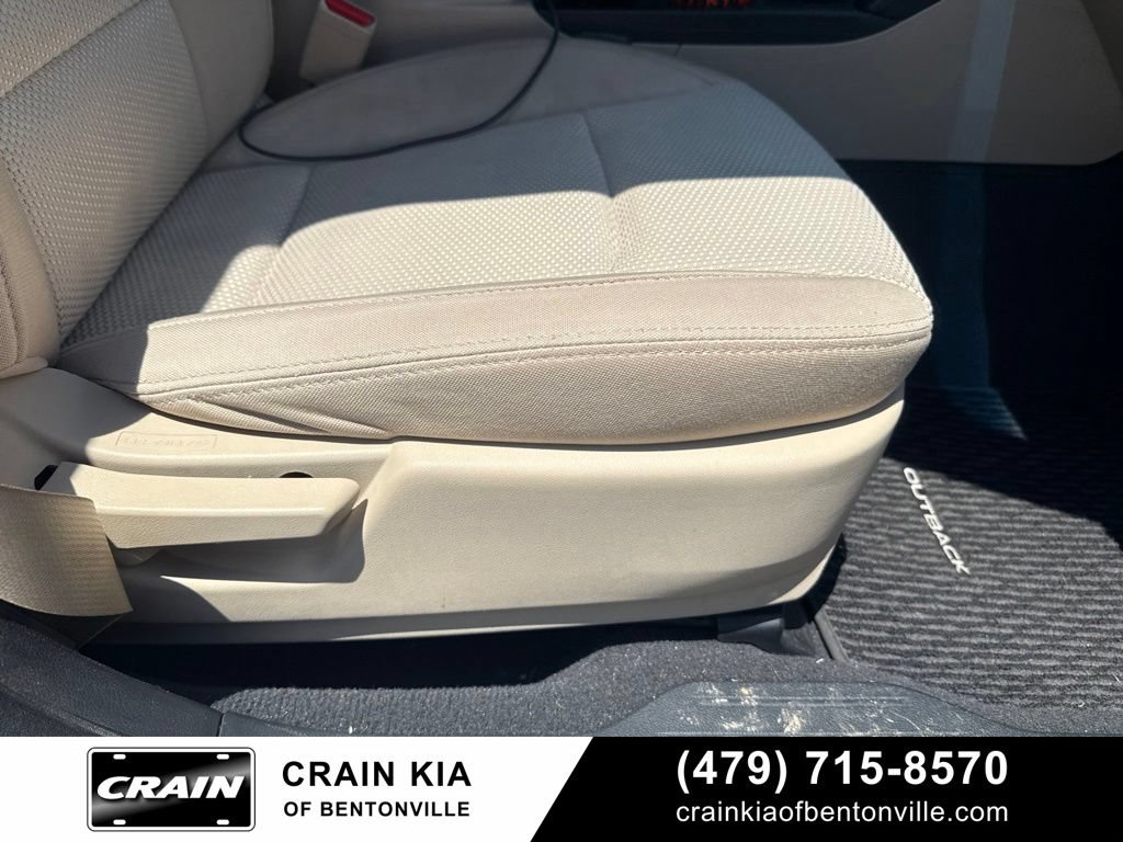 Used 2016 Subaru Outback 2.5i Premium AWD/4WD image 11